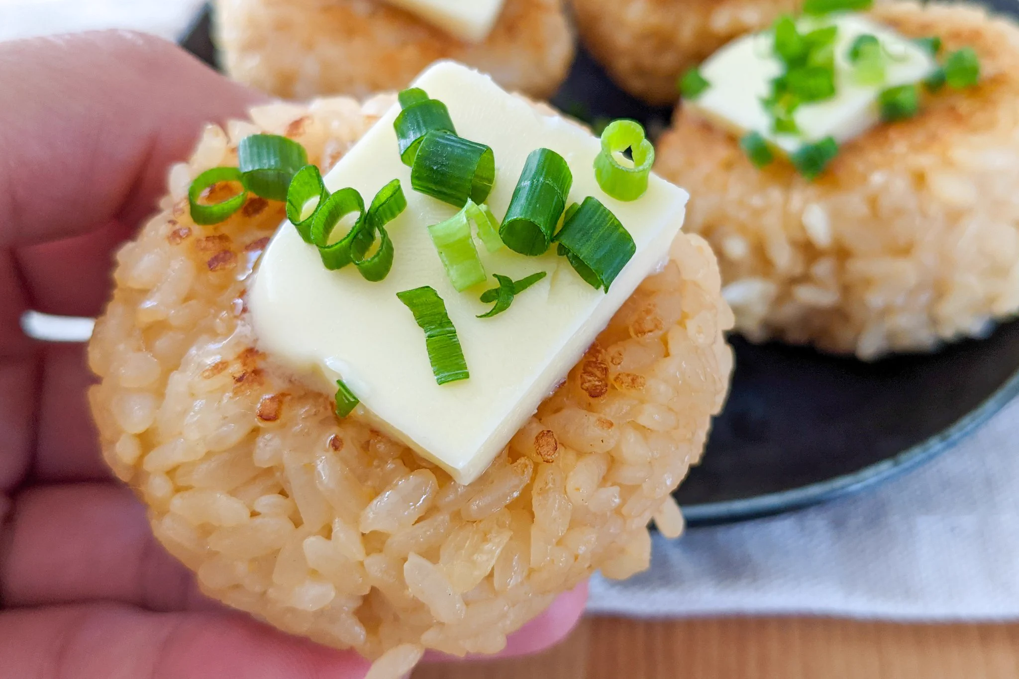 味噌×バターの組み合わせが美味しそう！「焼きおにぎり」レシピ！