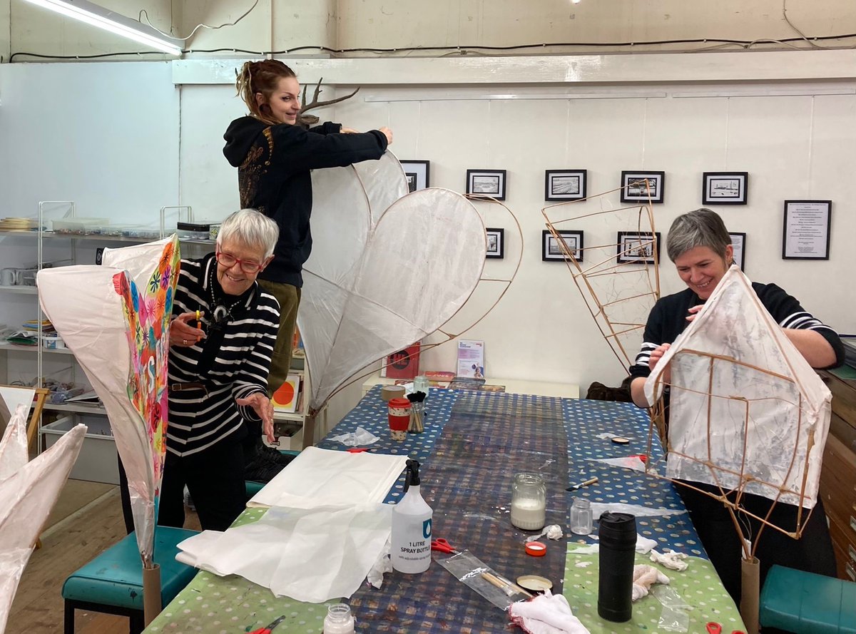 Enjoy_Medway's tweet photo. Featuring at Medway Light Nights📢
We are Medway: Lantern Parade and Outdoor Film by @cohesionplus & @IdeasTest
⏱️ 11 & 12 February, 6-9pm (Lantern parade starting at Almon Place Car Park, Friday only at 6pm)
More: https://t.co/osQFU4SsaT
#MedwayLightNights #CreativeMedway https://t.co/YG5gRnLHd5