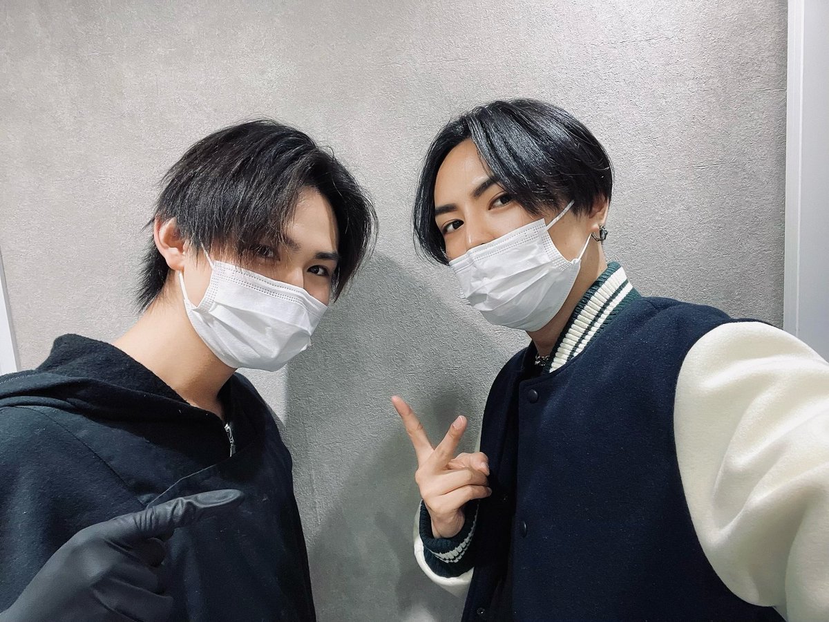 DAICHI_SLT_2020's tweet photo. 今週から臣くんのツアー始まるてことでヘアメンテ✂️😌笑
ストパーあてて髪がツヤツヤになりました💯
@0105Yuhei いつもありがとう😭 https://t.co/zUKdvx801f