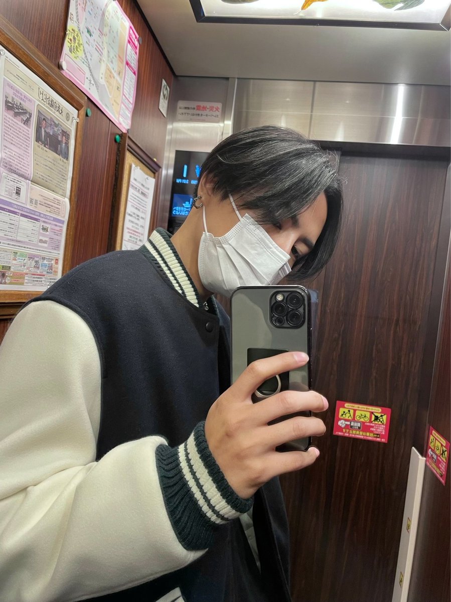 DAICHI_SLT_2020's tweet photo. 今週から臣くんのツアー始まるてことでヘアメンテ✂️😌笑
ストパーあてて髪がツヤツヤになりました💯
@0105Yuhei いつもありがとう😭 https://t.co/zUKdvx801f