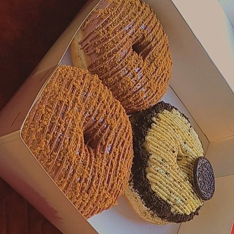 Rajmah_doughnut's tweet image. Delicious box of glaze donut 
PLEASE RETWEET
PRICE 1700
LOCATION KANO