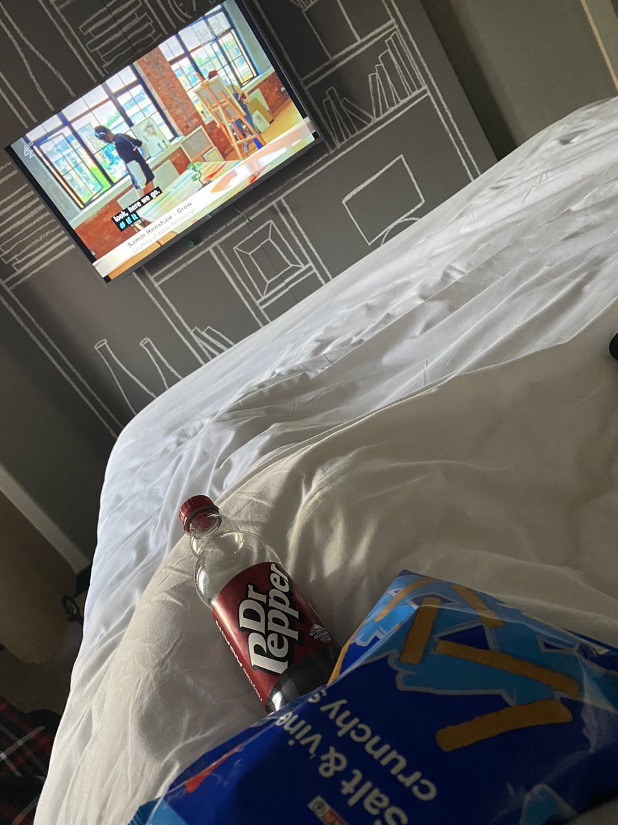 laurahorton4's tweet photo. Such a catch ๐
@LauraJayne3w1m giving me concert from the shower as I finish off last nights snacks.
#AboutLastNight #themorningafter #suchacatch https://t.co/cM6JWcMq0D