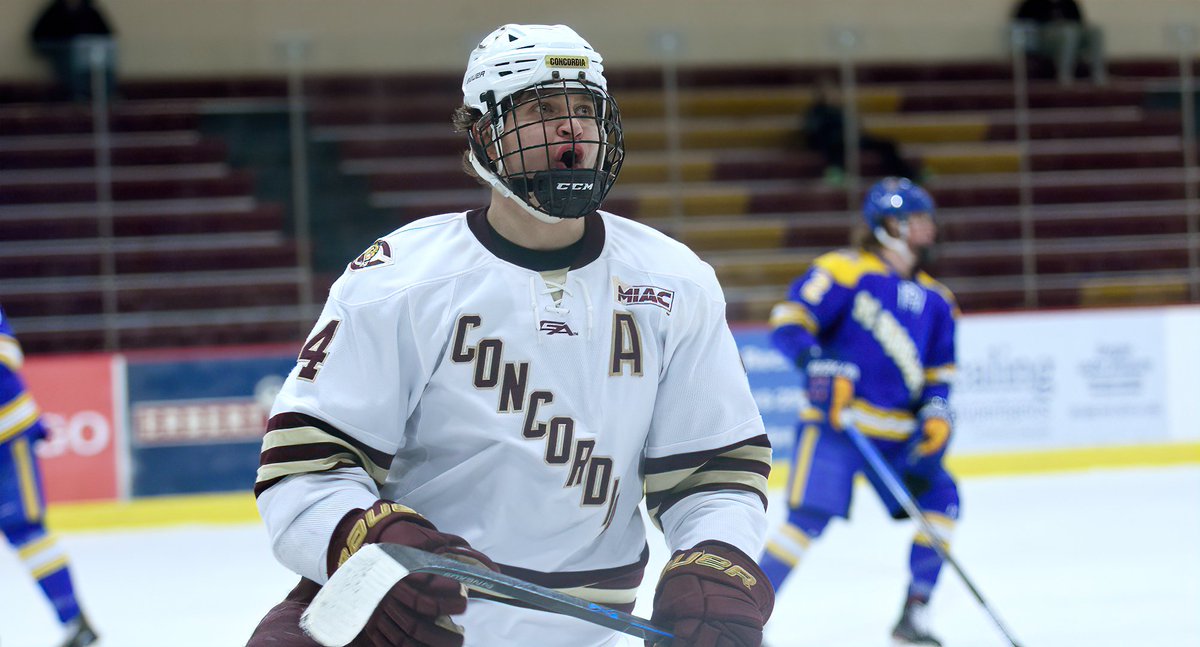 CobberSID's tweet photo. RECAP: Men's hockey ended the month of Sweepuary by winning its 4th straight game. Cole O'Connell, Parker Simonson, Isaac Henkemeyer-Howe &amp; Tanner Breidenbach ⬇️ had the goals for CC who recorded its 11th straight season with at least 10 wins! 

Recap: https://t.co/WYppiJInvJ https://t.co/Gzkm3M32lG
