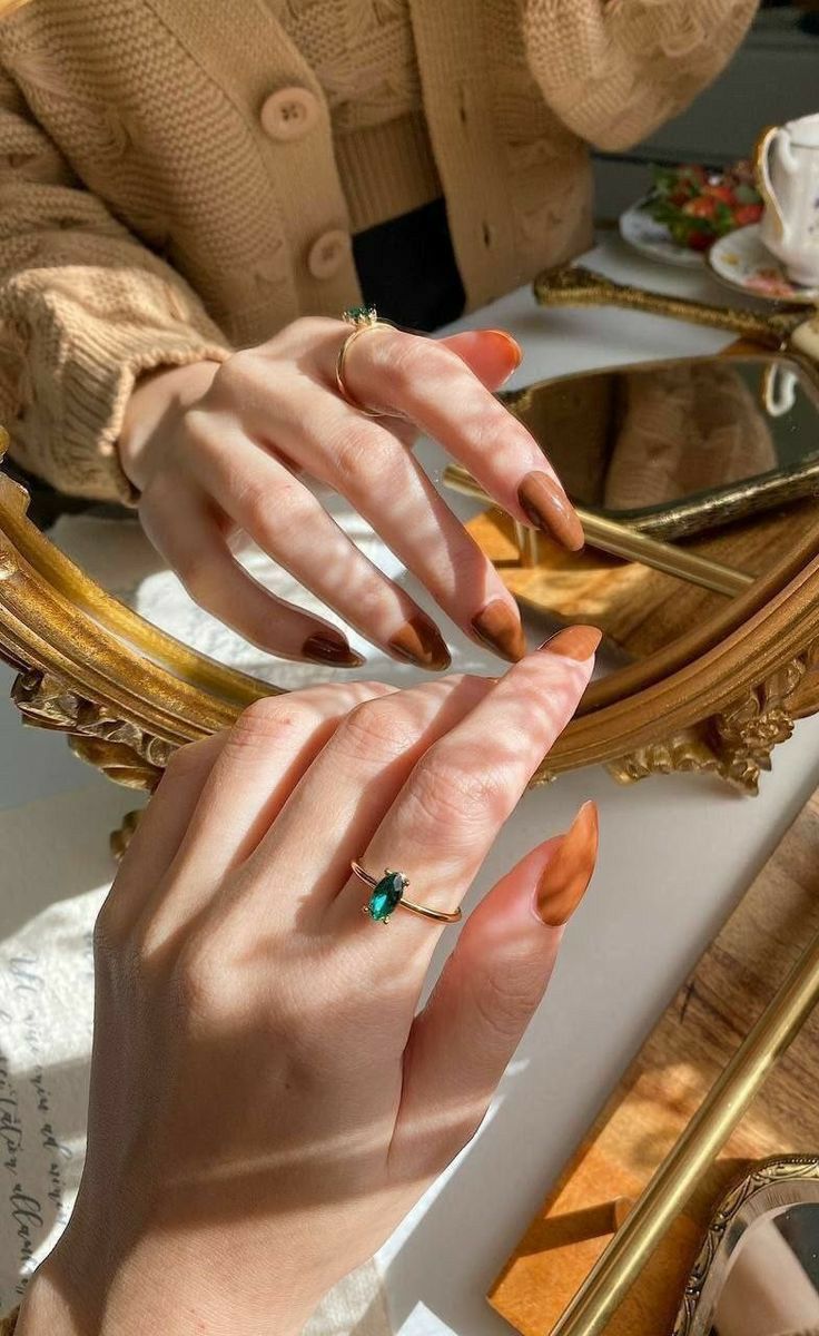 صباح يَوم جديد لفرصَة
جَديدة لحيَاة جَديدة لطَاقة مَليئة بالتَفاؤل ابتسِموا لربَما اليَوم يَكون مُختلف عَن باقِي كُل يَوم..💜يومكم قنين 💜