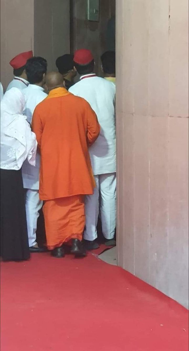 Shaan77sun's tweet photo. .Sanghis Justice!

#ஊதாரி_பார்ப்பான் https://t.co/xxT6PYmoc5