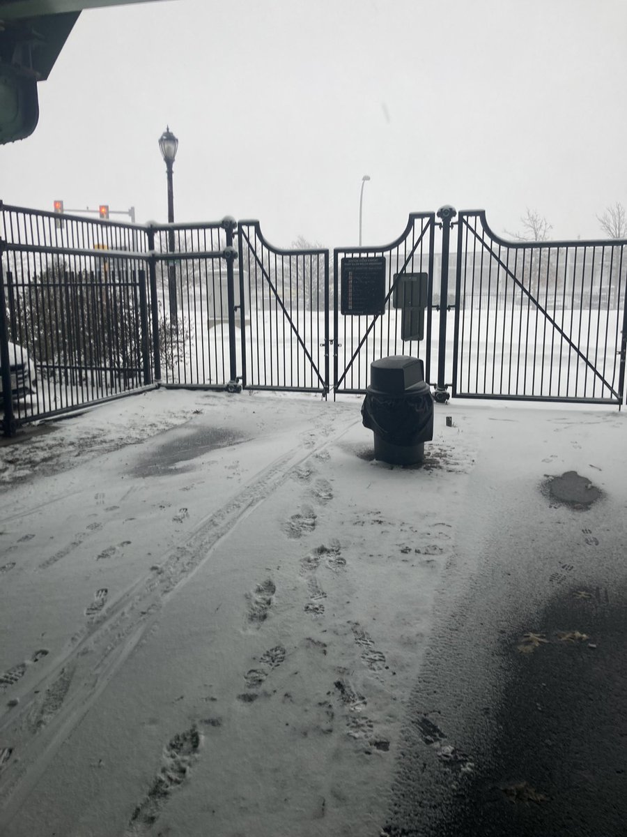 DevinInTheBigD's tweet photo. What the hell @Massport you open the greenway gates at the library but lock them at the end with no exit?!? This is dangerous in a blizzard for pedestrians. #massport #eastboston https://t.co/t0yxhmDtPj
