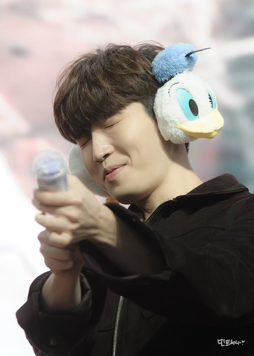 220129 메이크스타 팬싸 김재환 
폭죽 터지는거 무서워하는 재환이를 그저 귀여워하는 나🥲
#김재환 #kimjaehwan #다잊은줄알았어