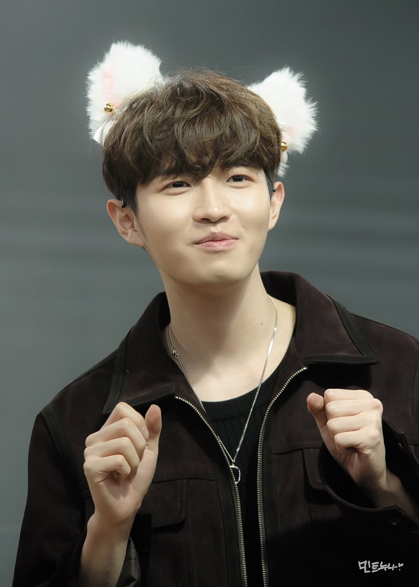 220129 메이크스타 팬싸 김재환
고양이 흉내내는 김강아지환🐶 헤헿❤️
#김재환 #kimjaehwan #다잊은줄알았어