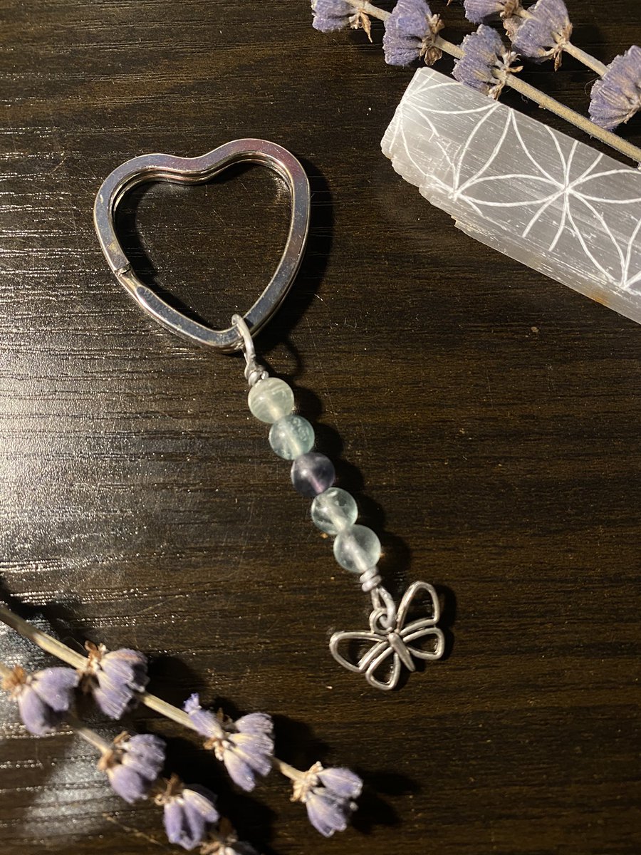 soulfulcitrine's tweet photo. New keychains! Available now in my shop 🤎 these beauties have fluorite, mookaite Jasper, white labradorite and black tourmaline https://t.co/tUyvt4bvxm https://t.co/H2XIIoEGEs