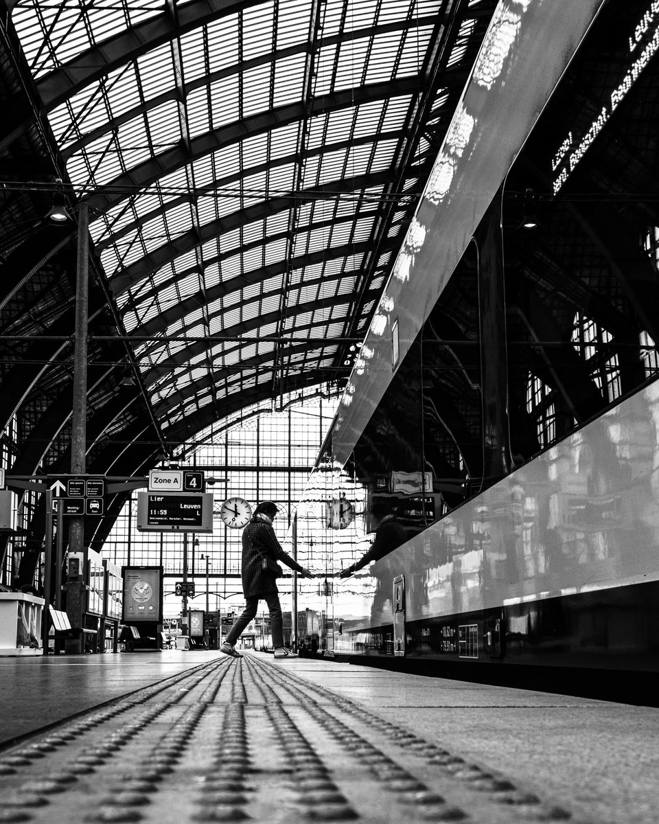 SteenhoudtSofie's tweet photo. Pushing the button

#Antwerpen #fineart #fineartphotography #bnwphotography #blackandwhitephotography #blackandwhite https://t.co/tUfcfwIZcD