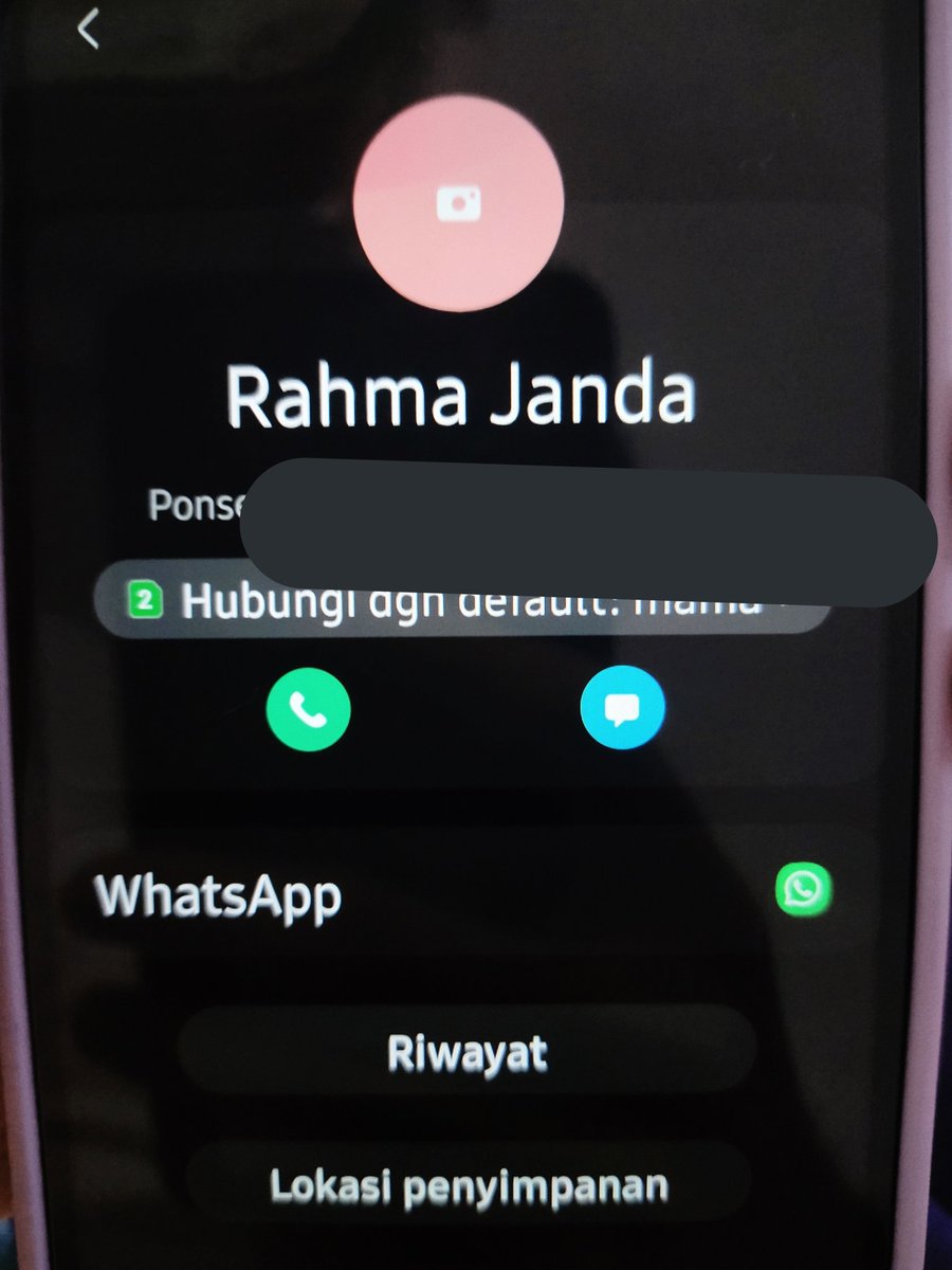 Isi kontak hp nyokap: