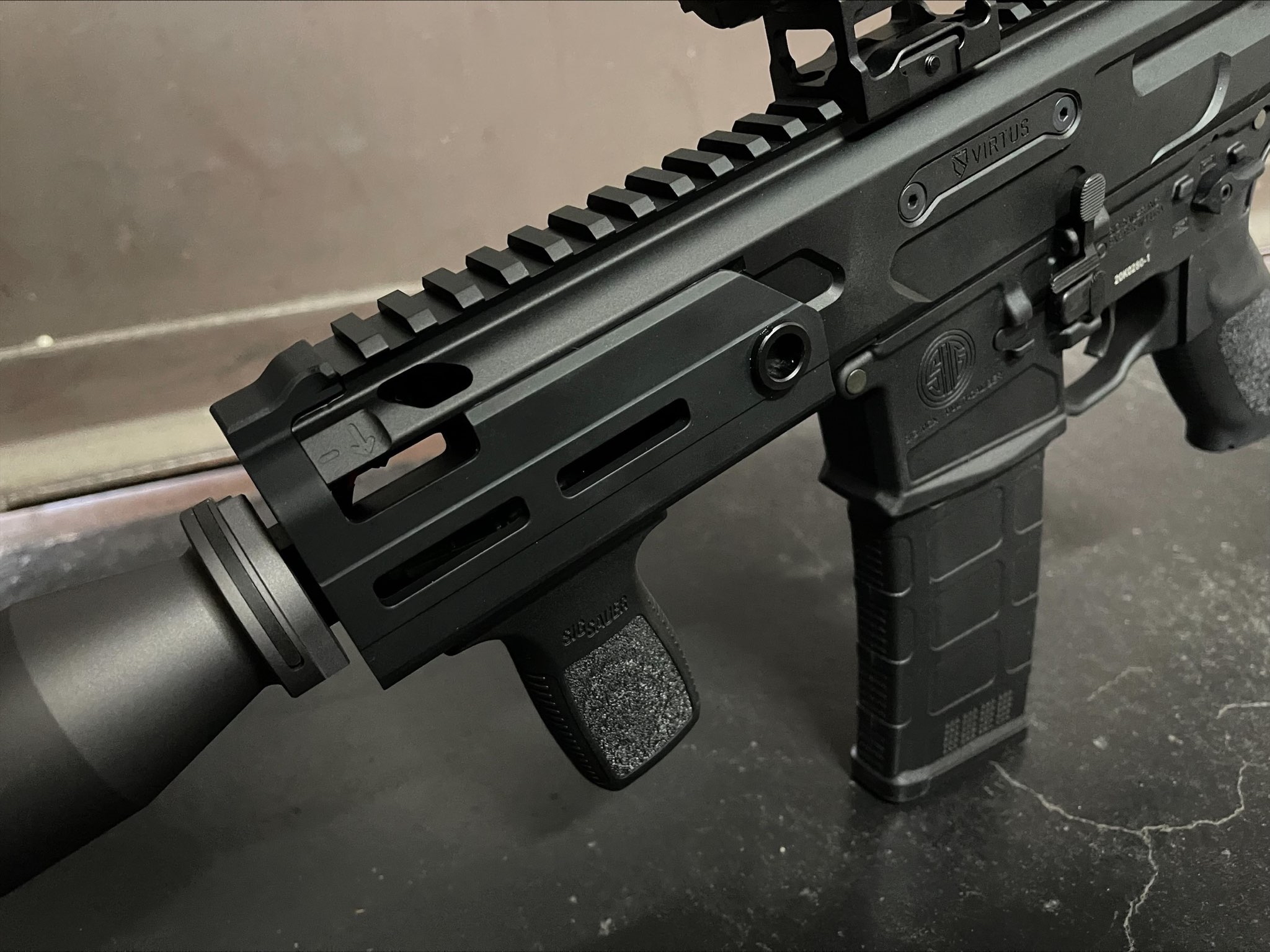 シグ SIG 完全 DMR-16インチ ハンドガード グレー MCX 実物 国内 シグ SIG 完全 DMR-16インチ ハンドガード グレー MCX 実物 国内