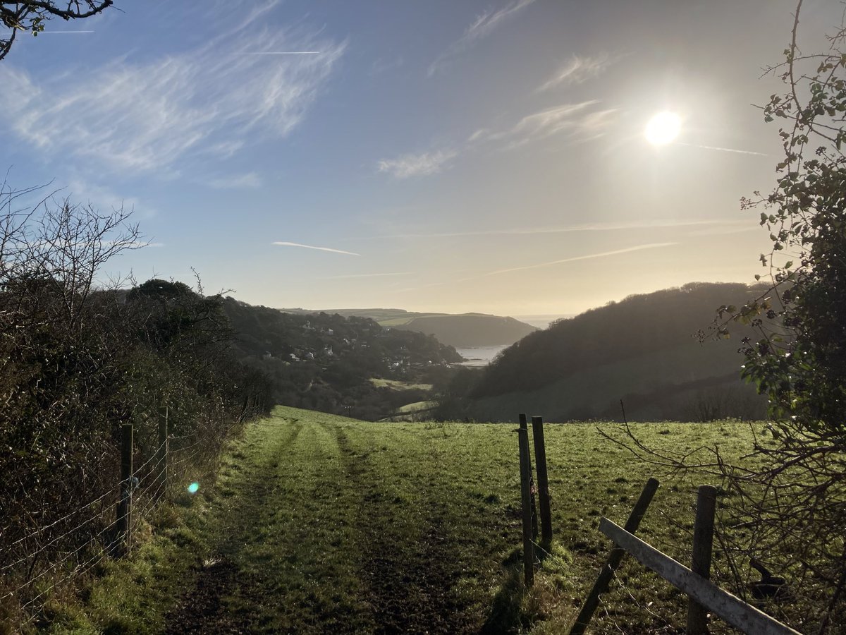 Salcombe bathed in wintry sunshine.
Join us at Sailor V for coffee, breakfast or Sunday lunch ☀️#salcombe