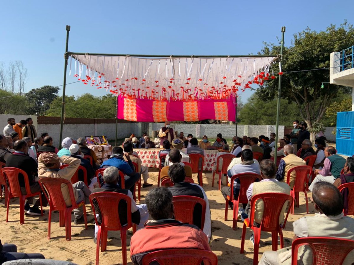 राकेश सचान (@rakeshsachan_) on Twitter photo आज भोगनीपुर विधानसभा के बरौर मण्डल में जिला अध्यक्ष अविनाश सिंह चौहान के नेतृत्व में सभी पदाधिकारियों एवं कार्यकर्ताओं के साथ बैठक हुई। सभी देव तुल्य कार्यकर्ताओं द्वारा अपार जन समर्थन स्नेह प्यार और आशीर्वाद मिला।
बैठक में मण्डल।
<a href="/BJP4India/">BJP</a> <a href="/BJP4UP/">BJP Uttar Pradesh</a> <a href="/dpradhanbjp/">Dharmendra Pradhan</a> <a href="/sunilbansalbjp/">Sunil Bansal</a> आज भोगनीपुर विधानसभा के बरौर मण्डल में जिला अध्यक्ष अविनाश सिंह चौहान के नेतृत्व में सभी पदाधिकारियों एवं कार्यकर्ताओं के साथ बैठक हुई। सभी देव तुल्य कार्यकर्ताओं द्वारा अपार जन समर्थन स्नेह प्यार और आशीर्वाद मिला।
बैठक में मण्डल।
<a href="/BJP4India/">BJP</a> <a href="/BJP4UP/">BJP Uttar Pradesh</a> <a href="/dpradhanbjp/">Dharmendra Pradhan</a> <a href="/sunilbansalbjp/">Sunil Bansal</a>