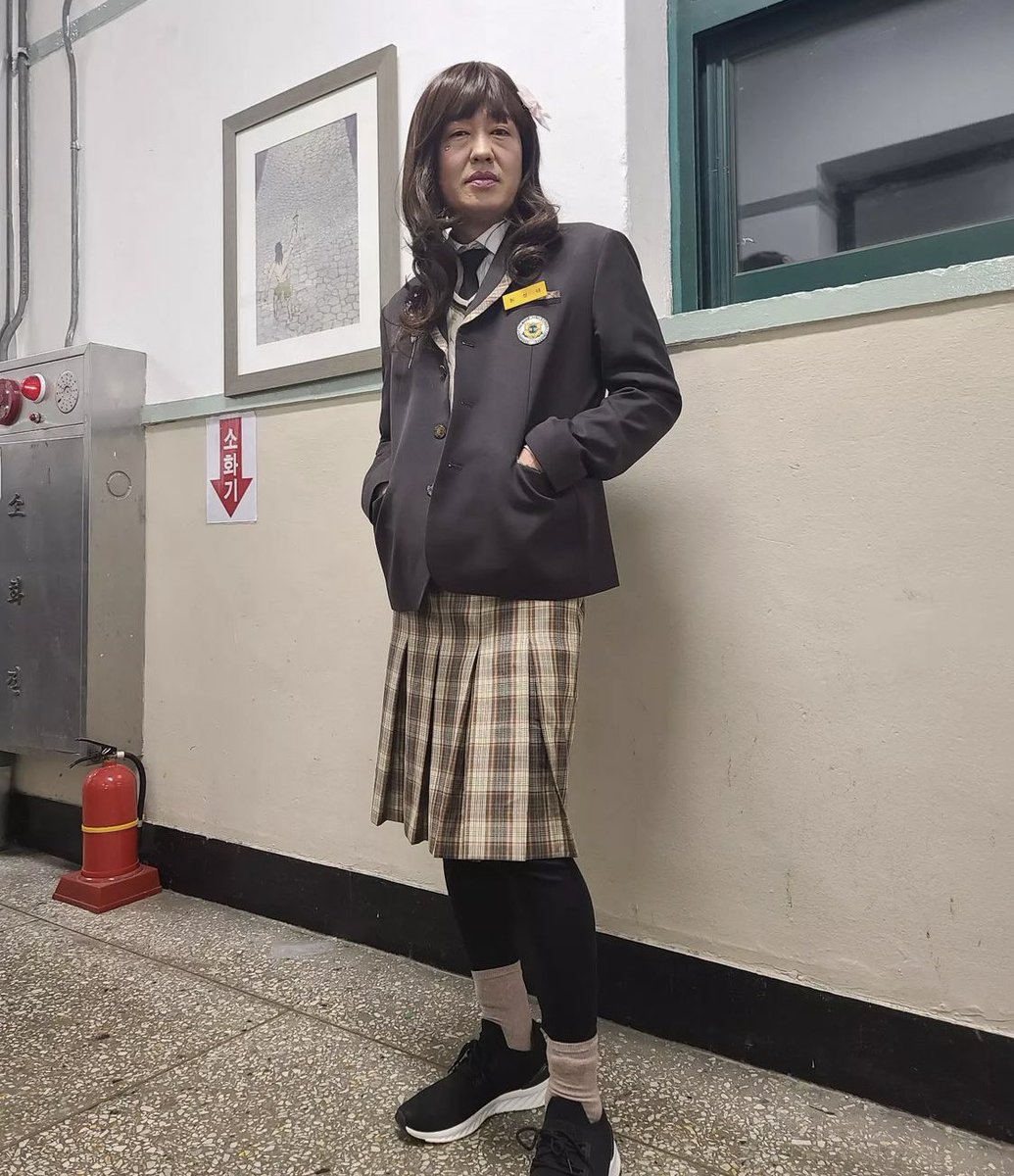 kittxxxxn's tweet photo. 허성태 아저씨는 진짜 다 해주네 https://t.co/wd5ivI1pkK