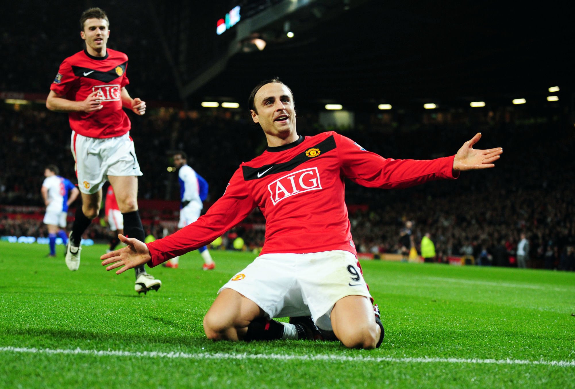 Happy 41st Birthday to Manchester United legend Dimitar Berbatov!   