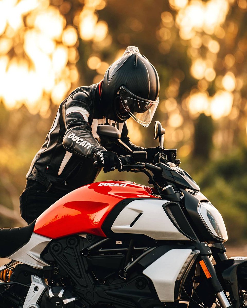Ducati_India's tweet photo. "Lights on me."
πΈ: Ankit Sharma (Instagram)
#DucatiDiavel #Diavel1260 #Diavel1260S #SoGoodToBeBad https://t.co/30or22wukB