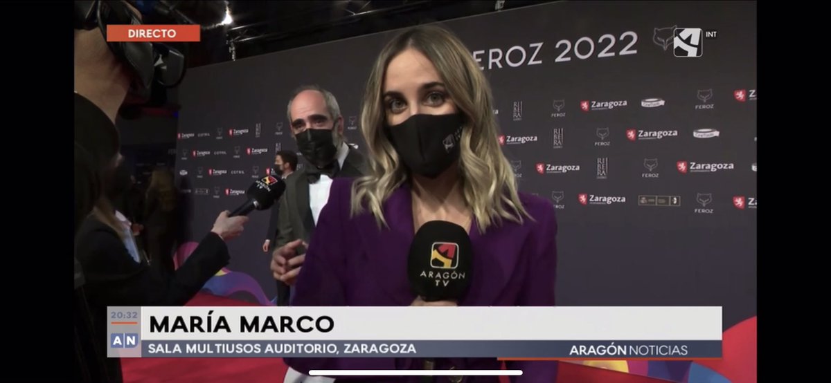 MariaMarcoLopez's tweet photo. Ha sido una noche muuuuuuuy guay 💖🐺😍 #Feroz2022 @aragontv https://t.co/bOiu82Uxqt
