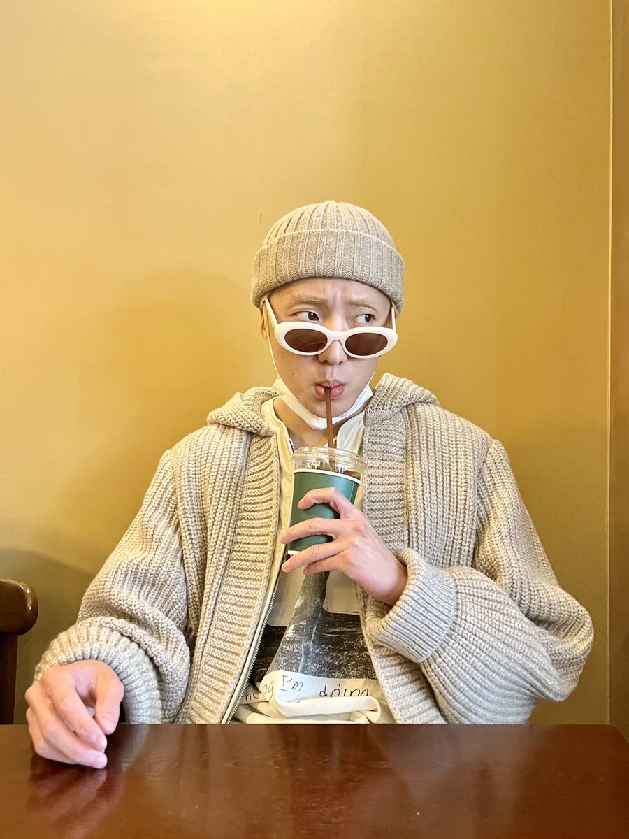 official_yoon_'s tweet photo. 커피 한 잔 하고 오늘도 빠이팅!!!👍🏻 https://t.co/7gLIgN0XZ3