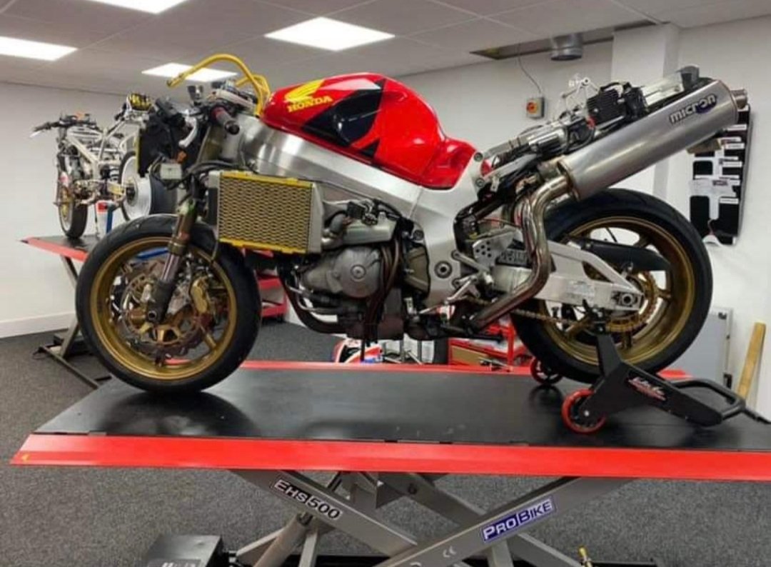 ProBike UK (@probikeuk) on Twitter photo <a href="/phrperformance/">phrperformance</a> using our EHS lift: We have something a bit special in the workshop today!
Who knows what they are π
Have we mentioned,we are a one stop shop for all of your biking needs, from engine rebuilds to graphics, suspension to tuning!!
#phrperformance #hickyracer60 <a href="/phrperformance/">phrperformance</a> using our EHS lift: We have something a bit special in the workshop today!
Who knows what they are π
Have we mentioned,we are a one stop shop for all of your biking needs, from engine rebuilds to graphics, suspension to tuning!!
#phrperformance #hickyracer60