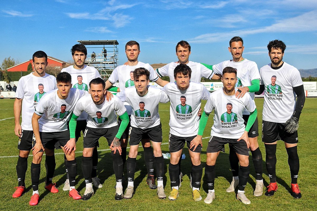 ⭐️ Avui fa 1 any que ens va deixar en Sergi Murga.

En un trist accident quan anava amb bicicleta, el míster del nostre Juvenil A i ex jugador del 1r equip ens deixava amb tant sols 37 anys.

💐 Continues i continuaràs sempre ben present en els nostres records. #eternMurga 💚🤍