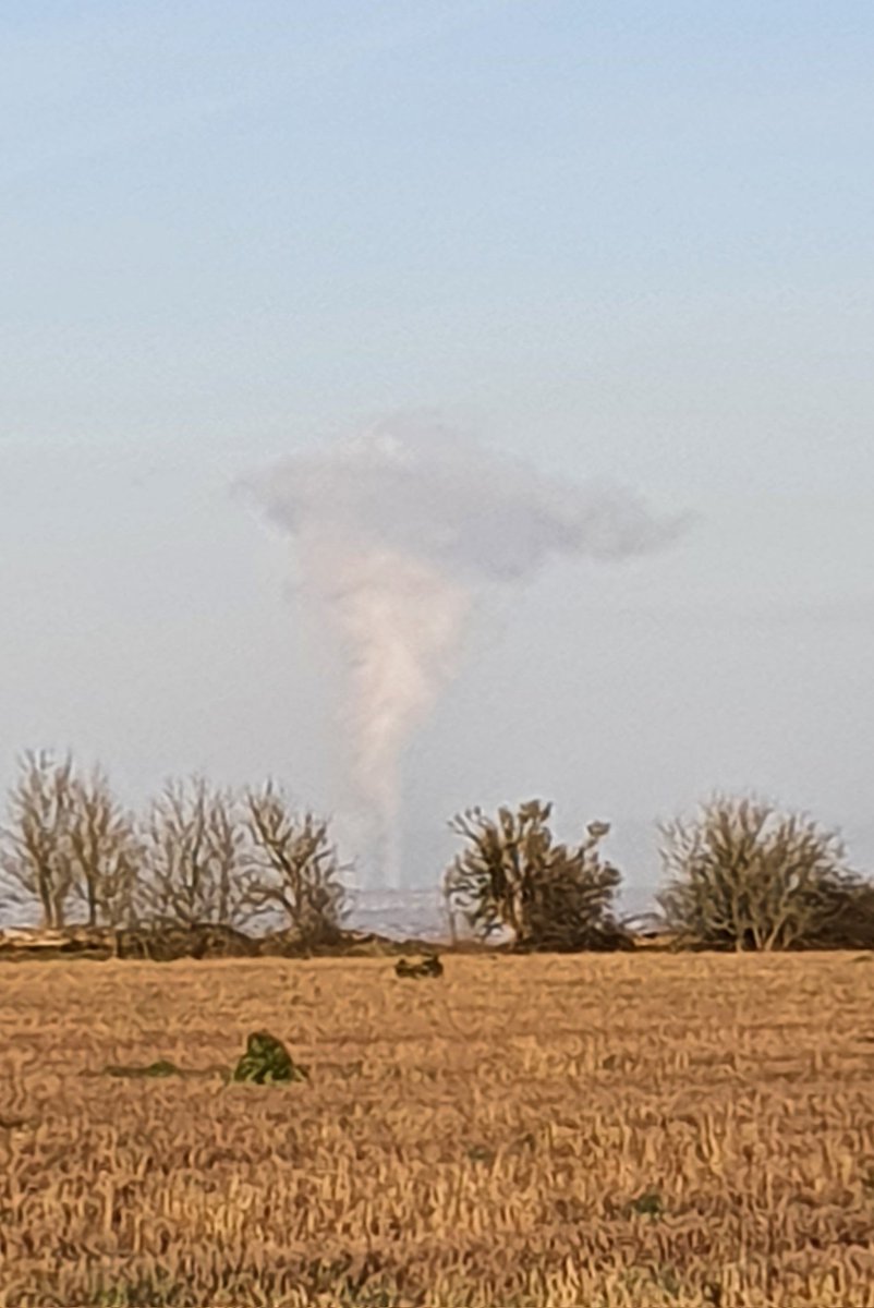 WestonLitter's tweet photo. Has there been a big fire at Avonmouth or across the River Severn?  This is the view from Bath Racecourse 😦 https://t.co/csJRa4UCaQ
