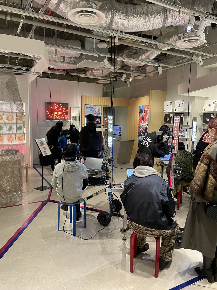 seitake_XR's tweet photo. NEWVIEW FEST 2021観てきました!
ARとVRの両方から作品を観られるの良いですね。
VRの方は視野角が広かったり移動しやすい分作品全体を見やすい一方で、ライブ感はARの方があって両方楽しかったです!
#NEWVIEW_FEST https://t.co/tds0A6AoSl