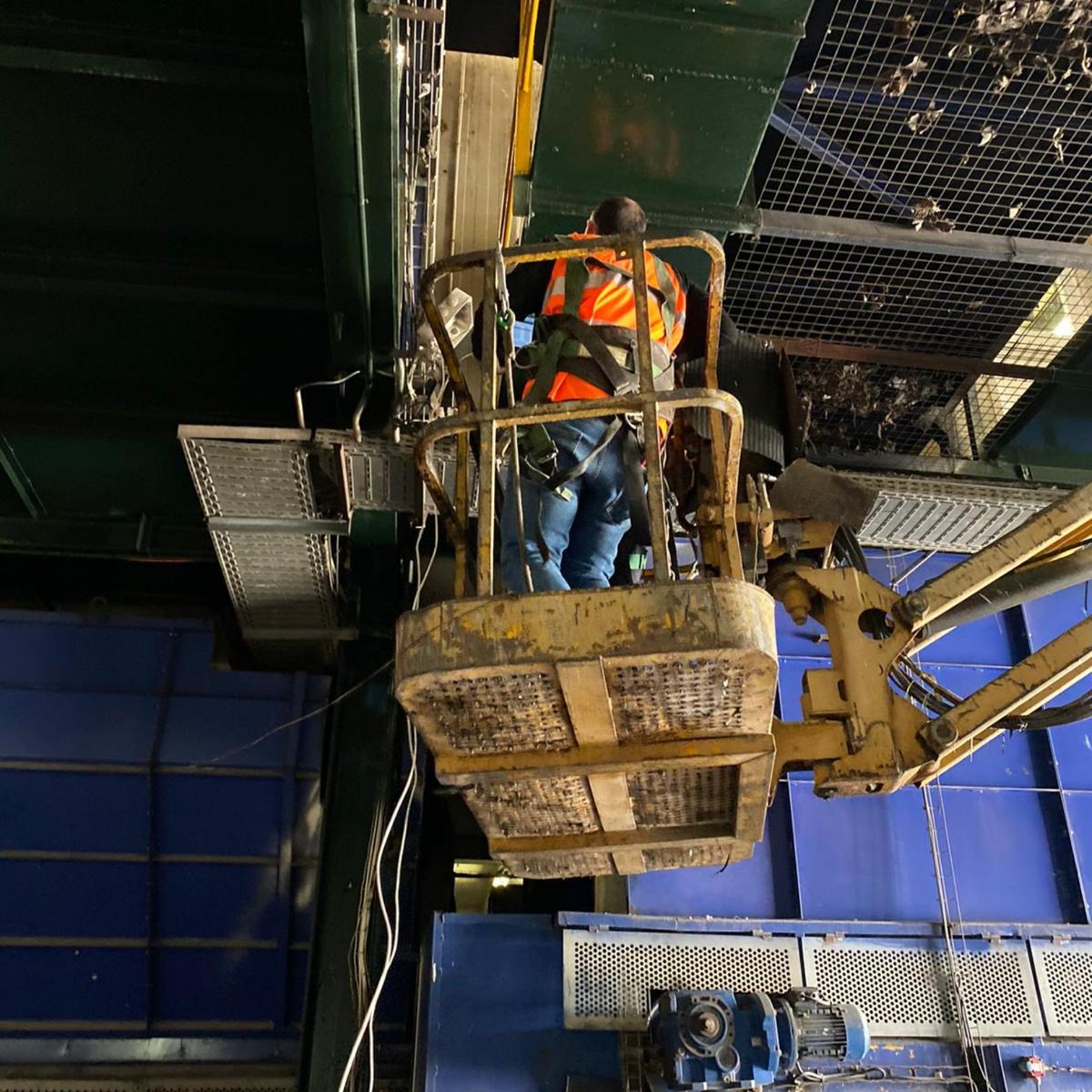 mrpcinformatica's tweet image. Instalación y cableado de #FibraOptica en la Planta de Reciclado de #Casares
.
.
📍 bit.ly/2tx1bML
.
.

#GrupoMRmarbella #MRInformatica #Marbella #Informática #Technology 
#WiFi #RedesInalámbricas #PlantadeReciclado