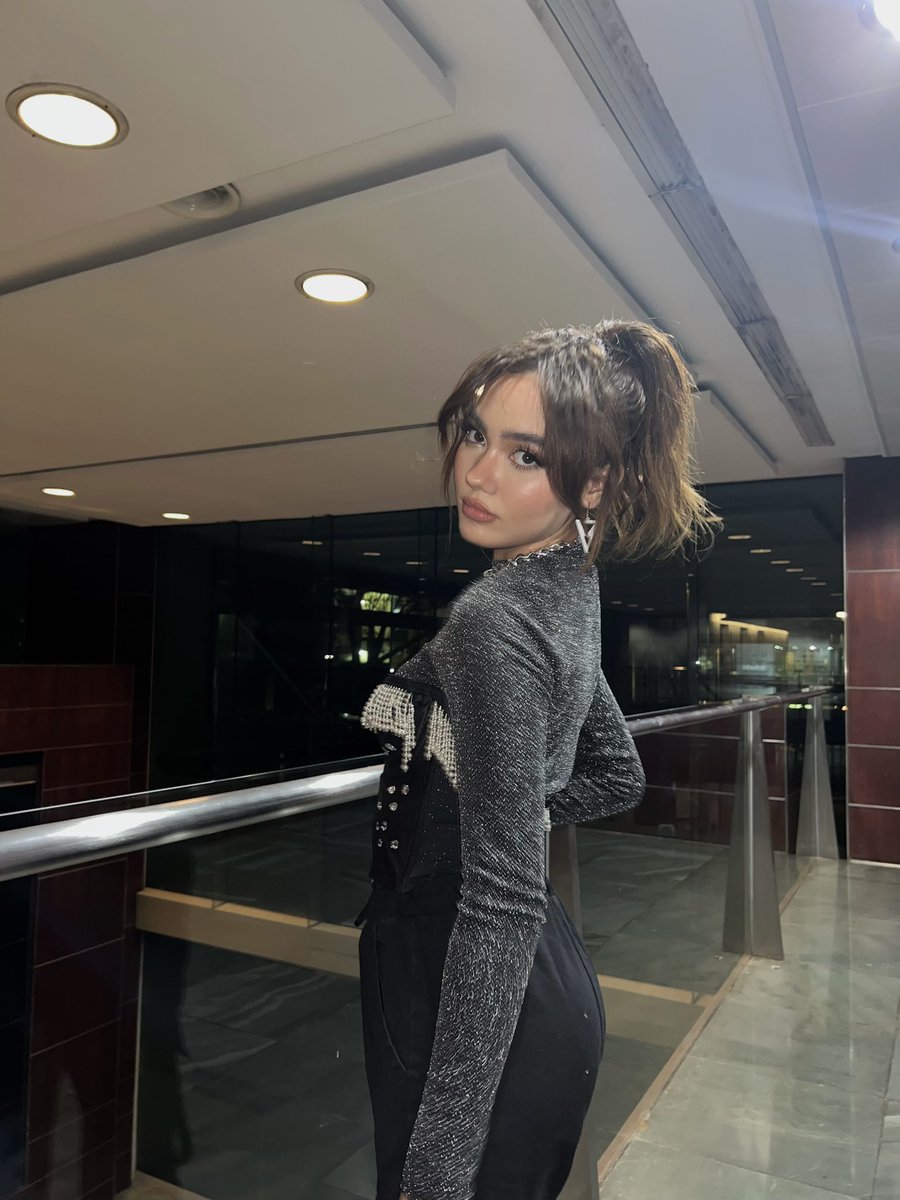 AnggeDPeppaPig's tweet photo. #ASAPlangSAKALAM OOTD Prodβs
.
.
K R Y S T A L β¨ B R I M N E R
.
.
#styledbydrewlacia #KrystalOnASAP #KrystalBrimner https://t.co/fzrhv23REi