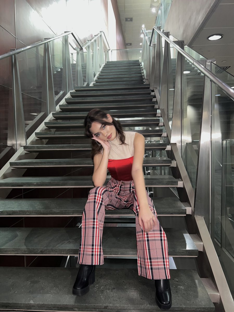 AnggeDPeppaPig's tweet photo. #ASAPlangSAKALAM OOTD Prodβs
.
.
K R Y S T A L β¨ B R I M N E R
.
.
#styledbydrewlacia #KrystalOnASAP #KrystalBrimner https://t.co/fzrhv23REi