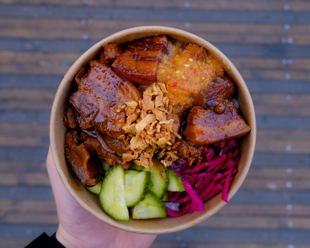 You’d be absolutely right in thinking this Malaysian pork belly curry could be your lunch. Head to @fatriceuk at Harbourside Market today and thank us later ✌️ #LetsEat