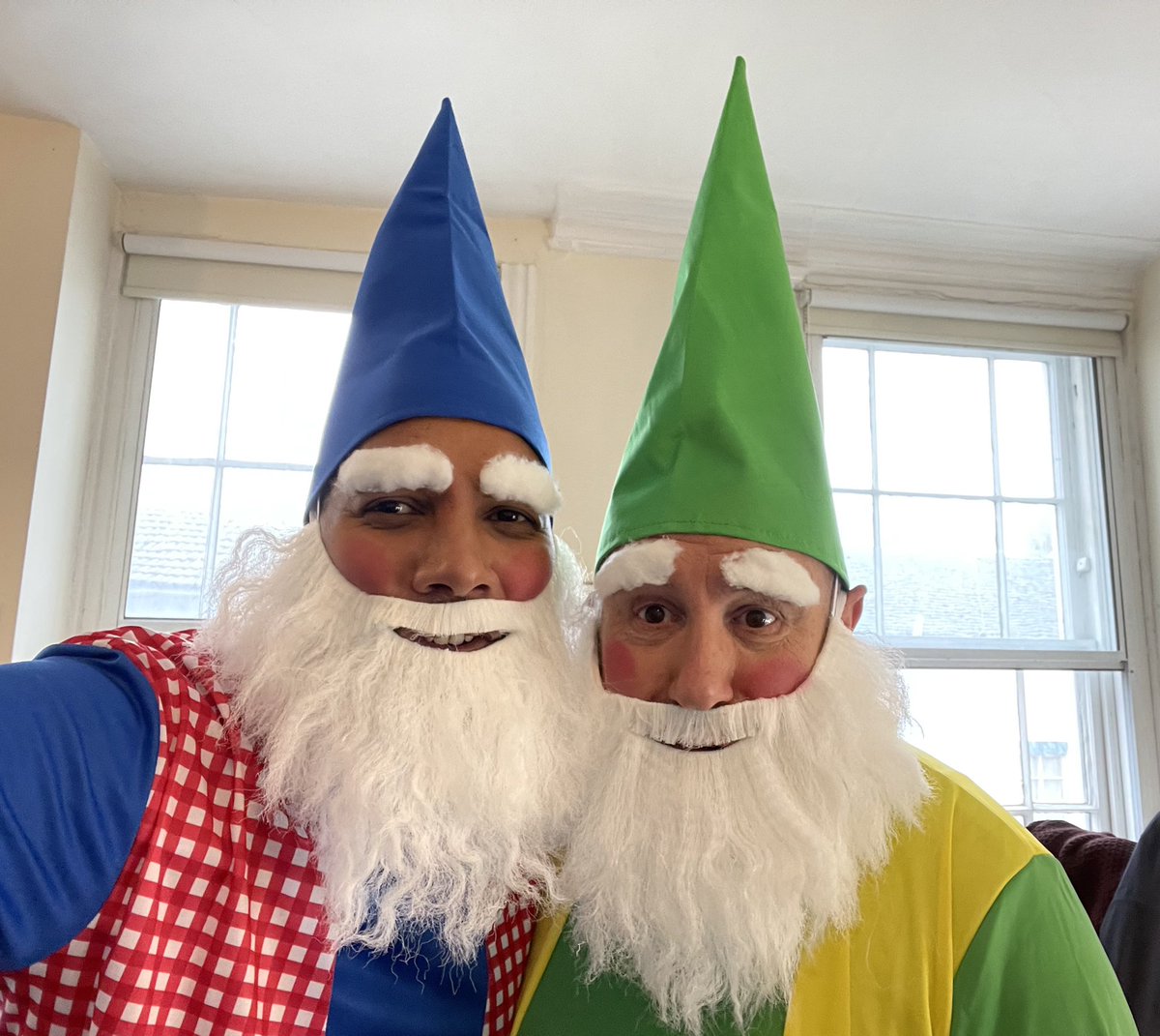 OH YES!!!!! It’s garden week! You have gnome idea how happy this photo makes me… You gotta love fancy dress!  #PotteryThrowdown tonight 7.45pm channel 4! <a href="/PotteryThrow/">The Great Pottery Throw Down</a> @KBJWhitstable