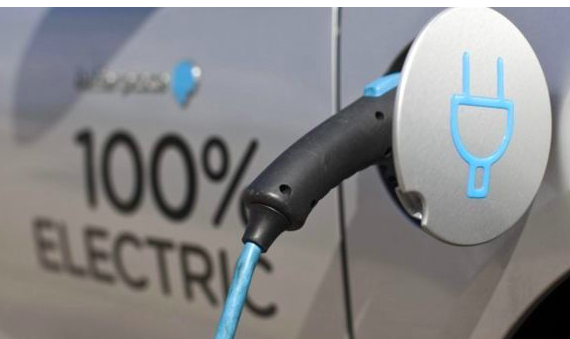 vaielettrico's tweet image. Il caro-bolletta tiene sulle spine tutti i proprietari di auto elettriche. Di quanto si  riduce il vantaggio nei costi di gestione delle #Evs sulle auto termiche. E come districarsi nel ginepraio delle offerte? L'analisi di un esperto, il prof. Abbotto⬇️

vaielettrico.it/caro-bolletta-…