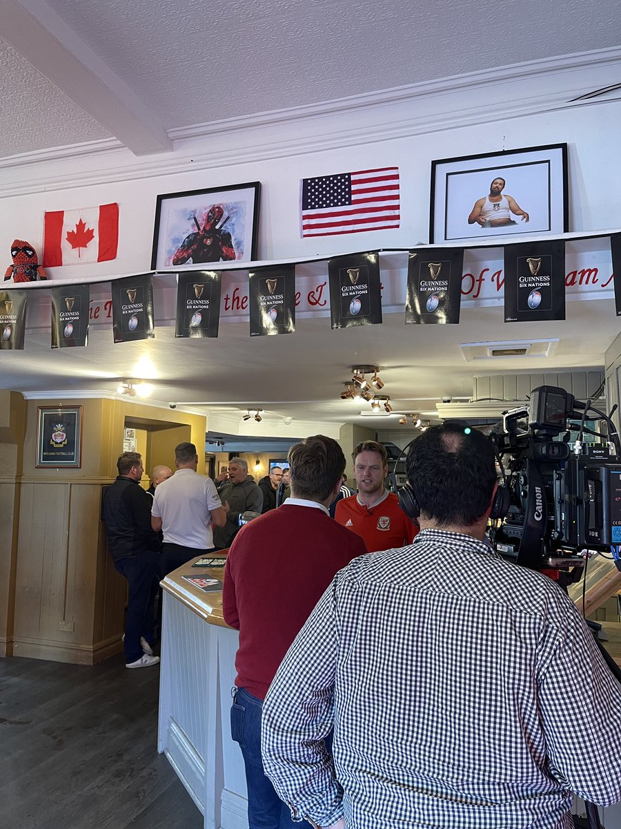 Lauren Sproule tweet media