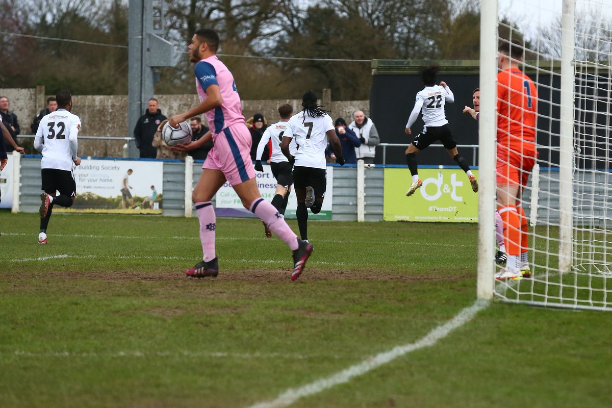 Buzzing to get the win yesterday beating a top side, lads were class and felt good good to be on the scoresheet⚪️⚫️ @HungerfordTown
