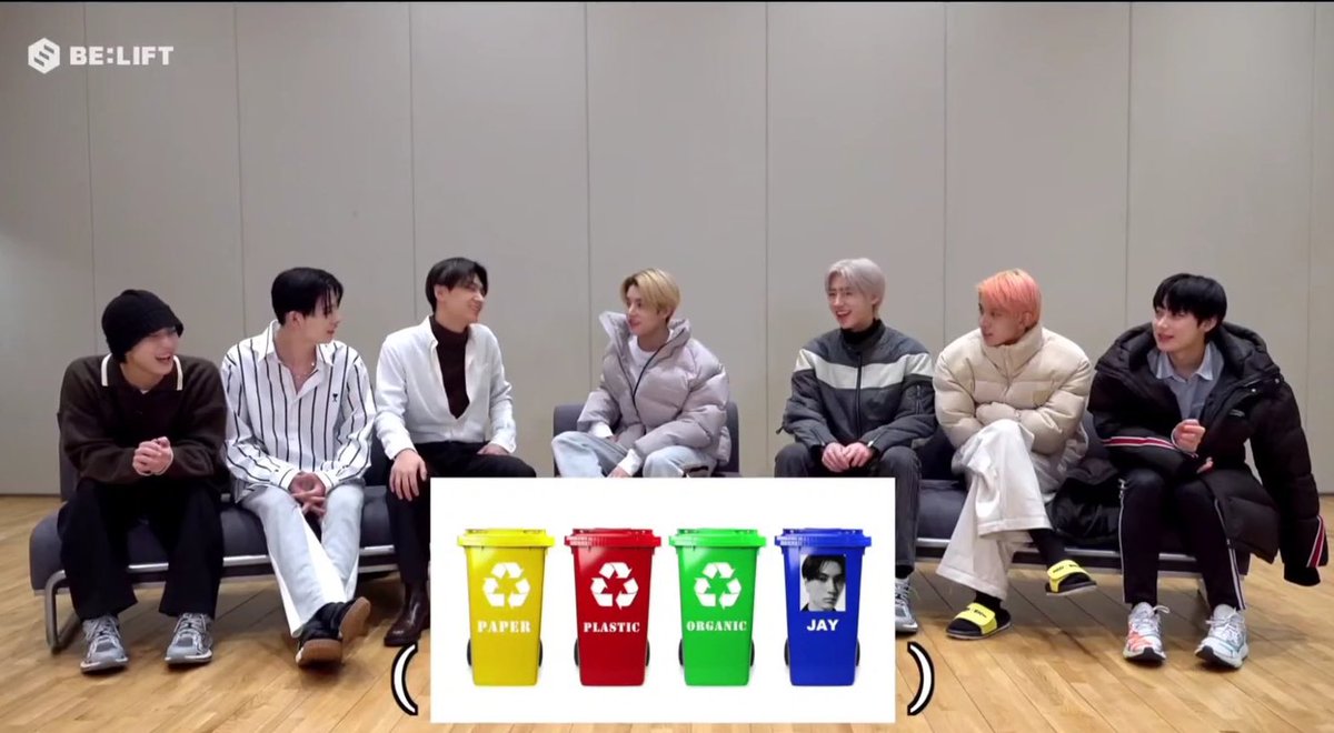 jayseongcorn's tweet photo. as a bluejay, as a person with respect.. i can't watch this. HE IS UNCOMFORTABLE BUT YOU ALWAYS PUT HIM IN THAT STATE, HE IS NOT A LAUGHING MATTER BELIFT, HE IS A PERSON!!!! THAT DESERVES TO BE RESPECTED!!!!! https://t.co/ghPttZmdMc