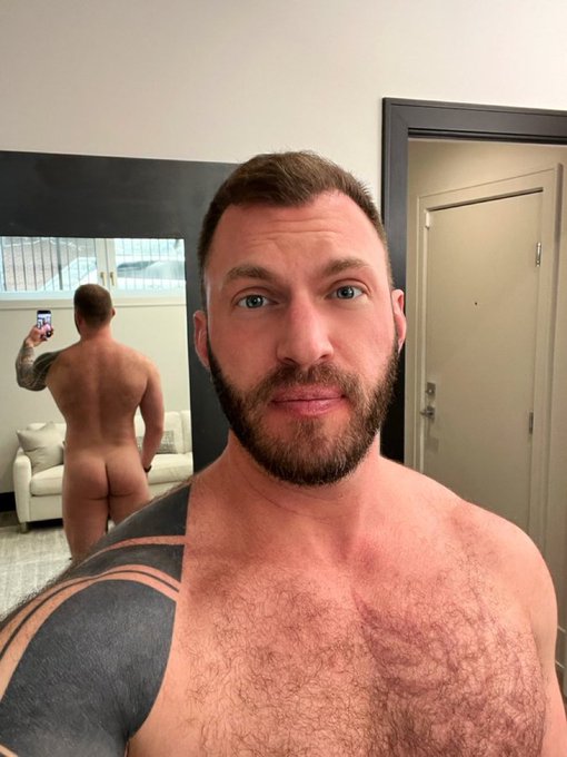Good morning! ☀️🍑😜 https://t.co/VelxTDiDtX