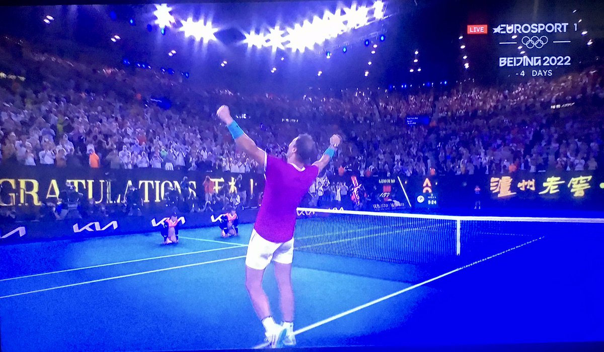 ilkercaha's tweet photo. #AusOpen 21. Grand Slam !! Tarih inananları yazıyor çok büyük ruhsun sen #RafaelNadal 🎾🏆🎾 Muhteşem bir ziyafetti.. Vamosss 💪🏼 https://t.co/K7sCh7JGFL