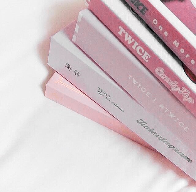 dearbunniez's tweet photo. ˚ ୨ one minute therapy ˖ ࣪ ˒ https://t.co/0eRE2YPPQn
