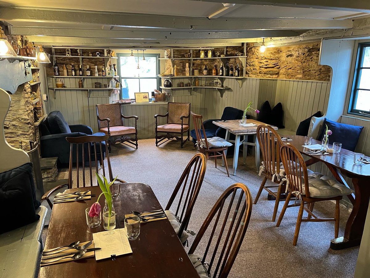 LeeTrewhela's tweet photo. Helluva Sunday lunch #wheelinn #tresillian #cornwall https://t.co/mYczdSSRzI