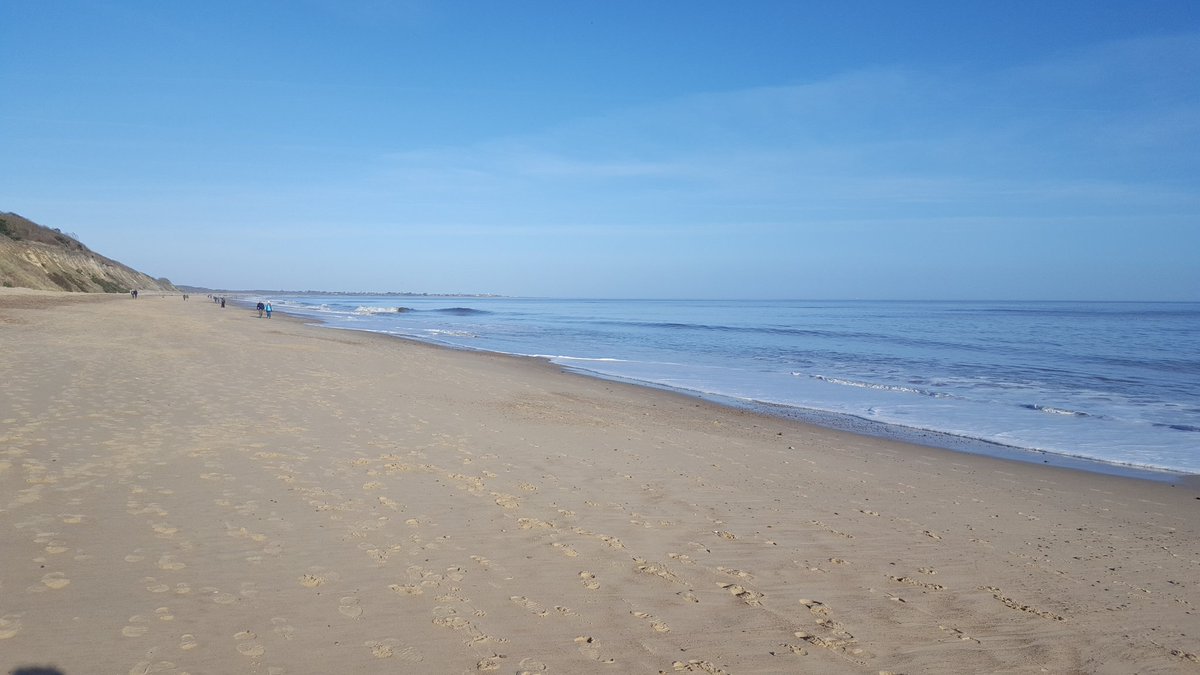 Suffolk Coast today Dunwich looking towards Southwold stunning <a href="/thesuffolkcoast/">The Suffolk Coast</a> <a href="/DestSuffolk/">Visit Suffolk Biz</a> <a href="/VisitEngland/">VisitEngland</a> #Thesunshinecoast