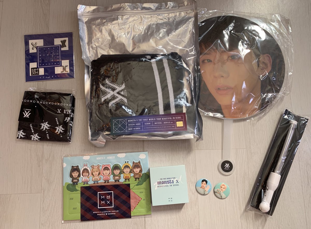 adhdggfs's tweet photo. 오리진 콘 야광봉 1.5
오리진 콘 반다나 2.0
오리진  콘 타투 1.0
뷰티풀 콘 슬로건 1.5
뷰티풀 콘 기현 우치와 3.5
뷰티풀  콘 기현 셔누 뱃지 각 1.0
뷰티풀 콘 몬베베 온리 굿즈 떡메모지 0.8
팬콘 소풍 몬베베 온리 굿즈 등신대 3.0
https://t.co/19R9b9Tvkw

#몬스타엑스 #몬엑 #굿즈 #몬베베 https://t.co/3H9ssYvl4T