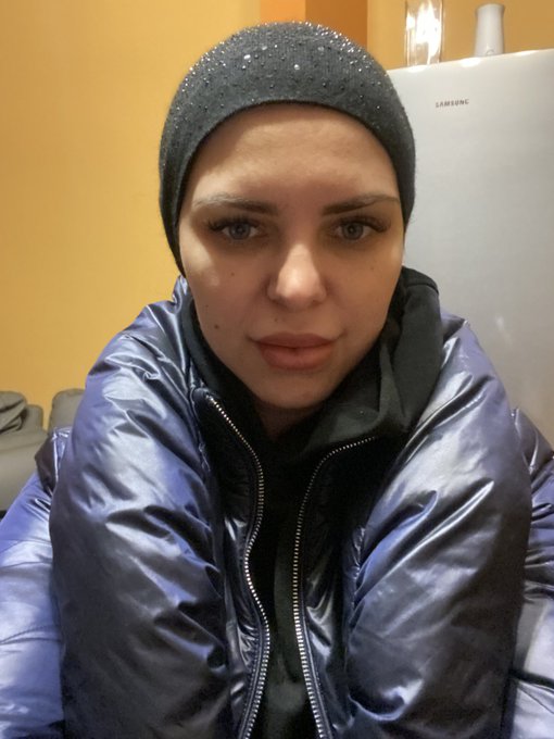 when the boiler is broken and you have to warm up in the apartment 😄😄 https://t.co/r6LTvL8MoK<a href="/tag/almuntaha"class="tags"><span>#almuntaha</span></a>