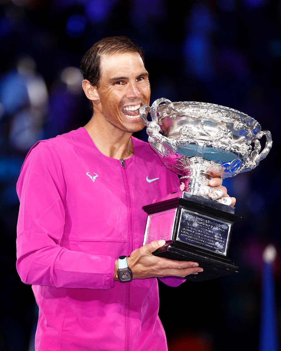 🙌 Enhorabuena, <a href="/RafaelNadal/">Rafa Nadal</a>. Has hecho historia. Estamos orgullosos de tu gesta y los valores que demuestras. Lo importante no son tus 21 títulos de Grand Slam, es cómo los has conseguido.

#GOAT #VamosRafa

📸 <a href="/AustralianOpen/">#AusOpen</a>