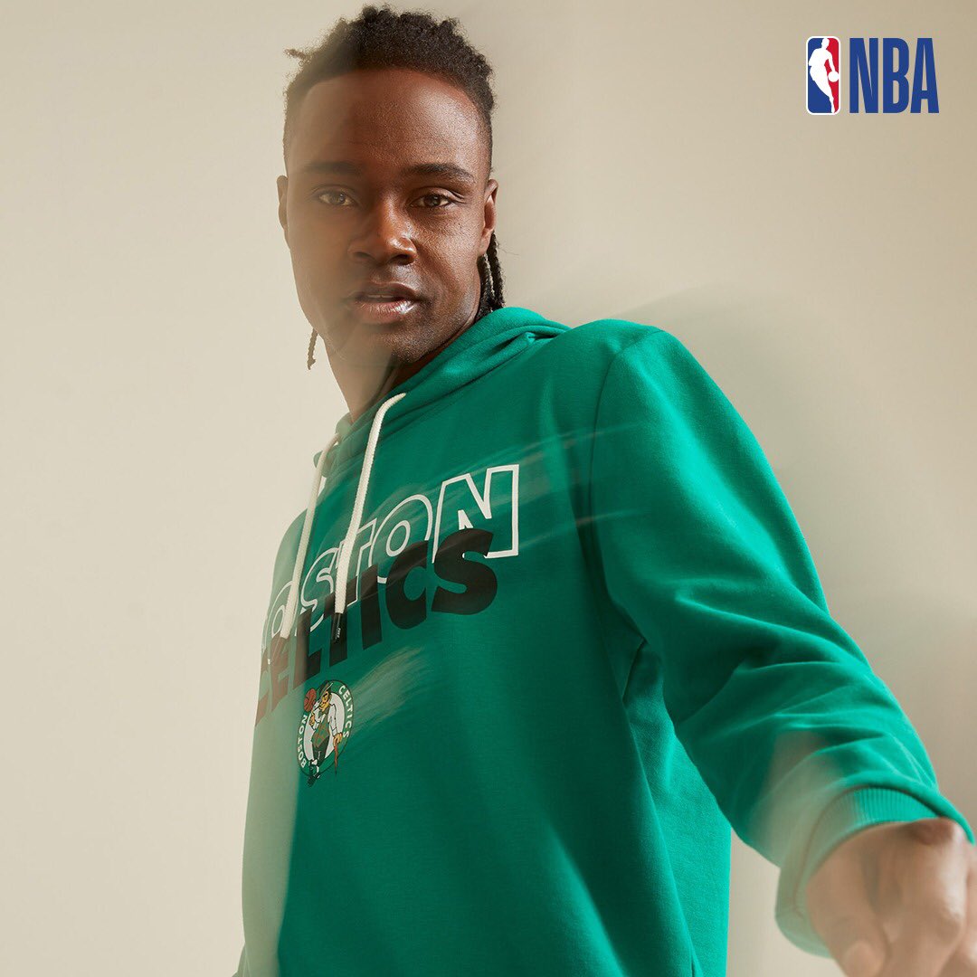 Pazar trendi: Boston Celtics baskılı sweatshirt! ☘️💚Göz alıcı yeşil rengiyle NBA lisanslı eşofman takımı DeFacto.com ve mağazalarda! 🏀🌟 #NBA #BostonCeltics #EşofmanTakımı

Sweatshirt:🔎W6382
Eşofman Altı:🔎T6287