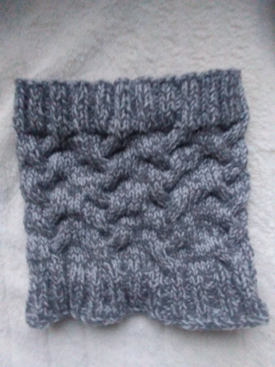 lhiboucreatif's tweet photo. Snood ras du cou tricoté main disponible dans ma boutique ungrandmarche https://t.co/RgjP9HKwql