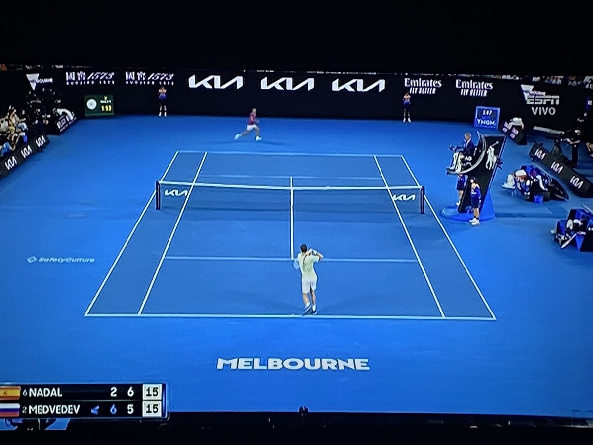 baluturru's tweet photo. Solo espero que terminen antes de ir por la barbacoa  @LuisAlvarez_1 #AUSTRALIAxESPN venga Nadal https://t.co/8R4JlKnV0M