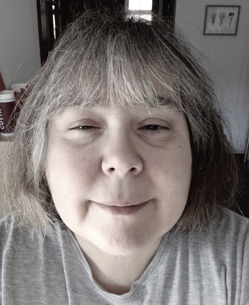 sarahbun1's tweet photo. #nolongruntoday #2022moments no run today (calf/heel niggle,not good at being sensible so this is a stretch in lots of ways, also, changed meds #nuffsaid). But a beautiful morning and I'm cooking Sunday lunch in a sunbeam. #lookingforthebrightside #mustbearunner #allovertheplace https://t.co/OhtWqt1sig