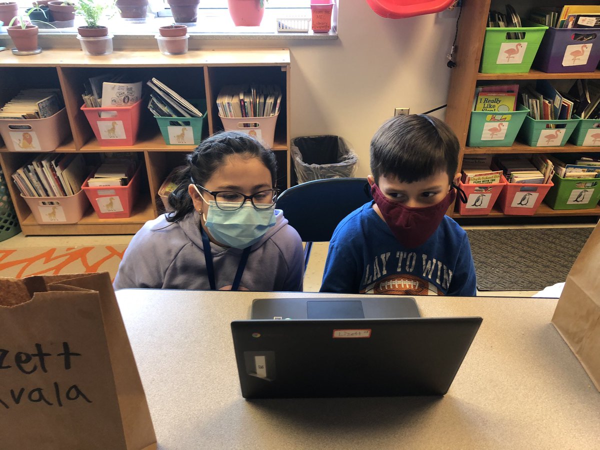 Love the collaboration between third graders and kindergarten students at MEC! Mrs Croft and Mrs Antonellos do a great job to make learning engaging. #GoMuhls #MECpride @MrCraterMSD <a href="/KCroft23/">Elizabeth Croft</a> <a href="/mrs_kantonellos/">Kristina Antonellos</a>