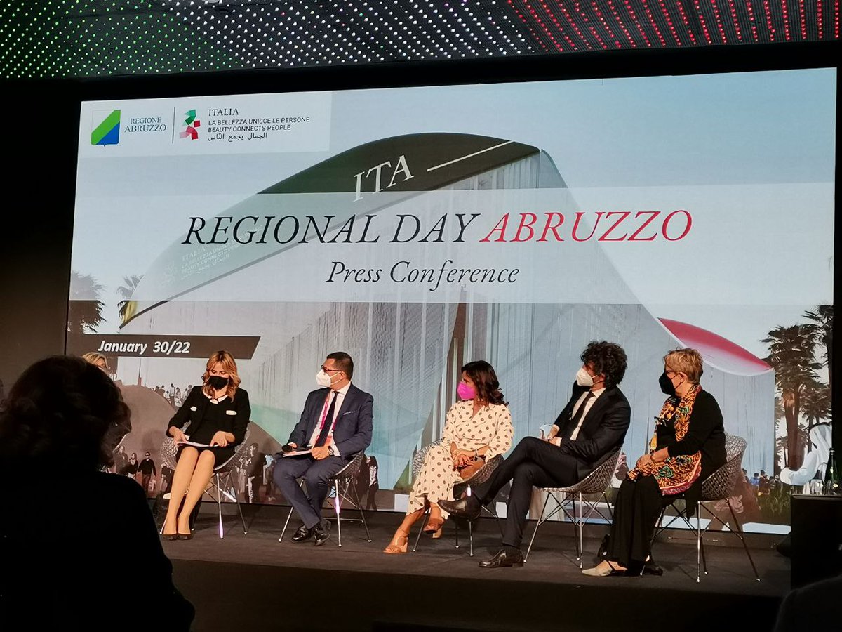 univaq's tweet photo. #UnivAq all'Expo di Dubai per l'Innovation Talk "Connected vehicles, IoT and machine learning for intelligent transport systems", organizzato nell'ambito del Regional Day dedicato alla @Regione_Abruzzo. Per seguire la diretta 👉 https://t.co/XZ89cjNdkw https://t.co/ftJ7GjNWpy